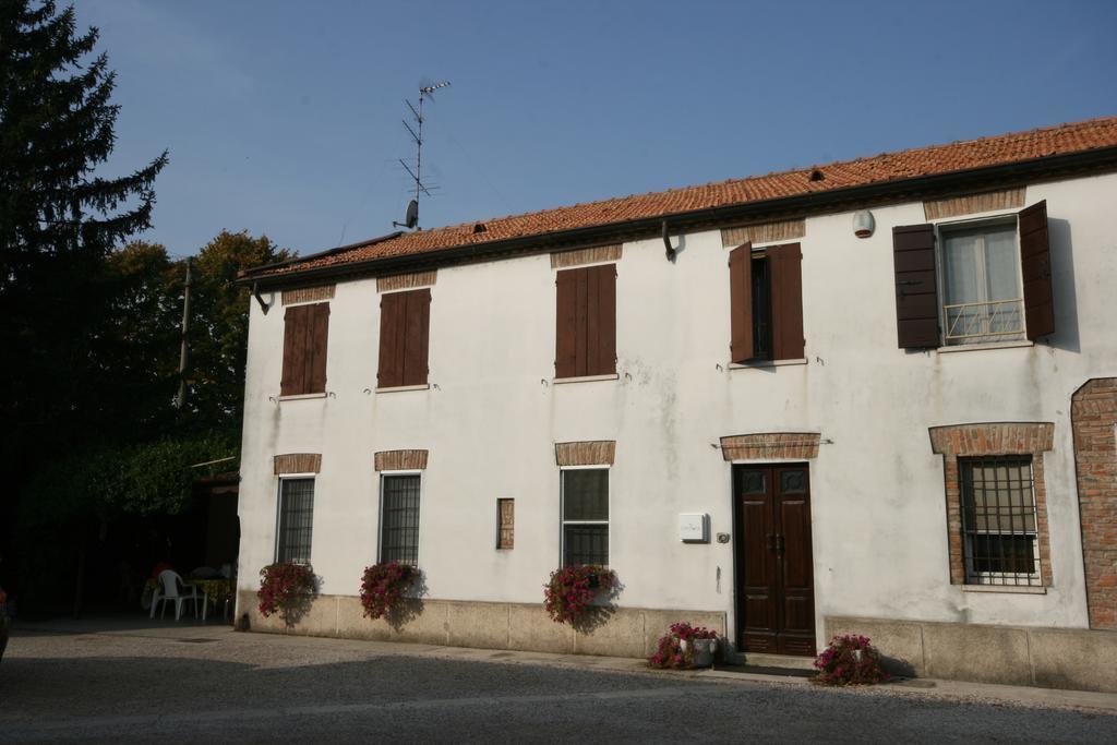 Corte Posta B&B - Parcheggio E Bagno In Camera Mantova Exterior photo